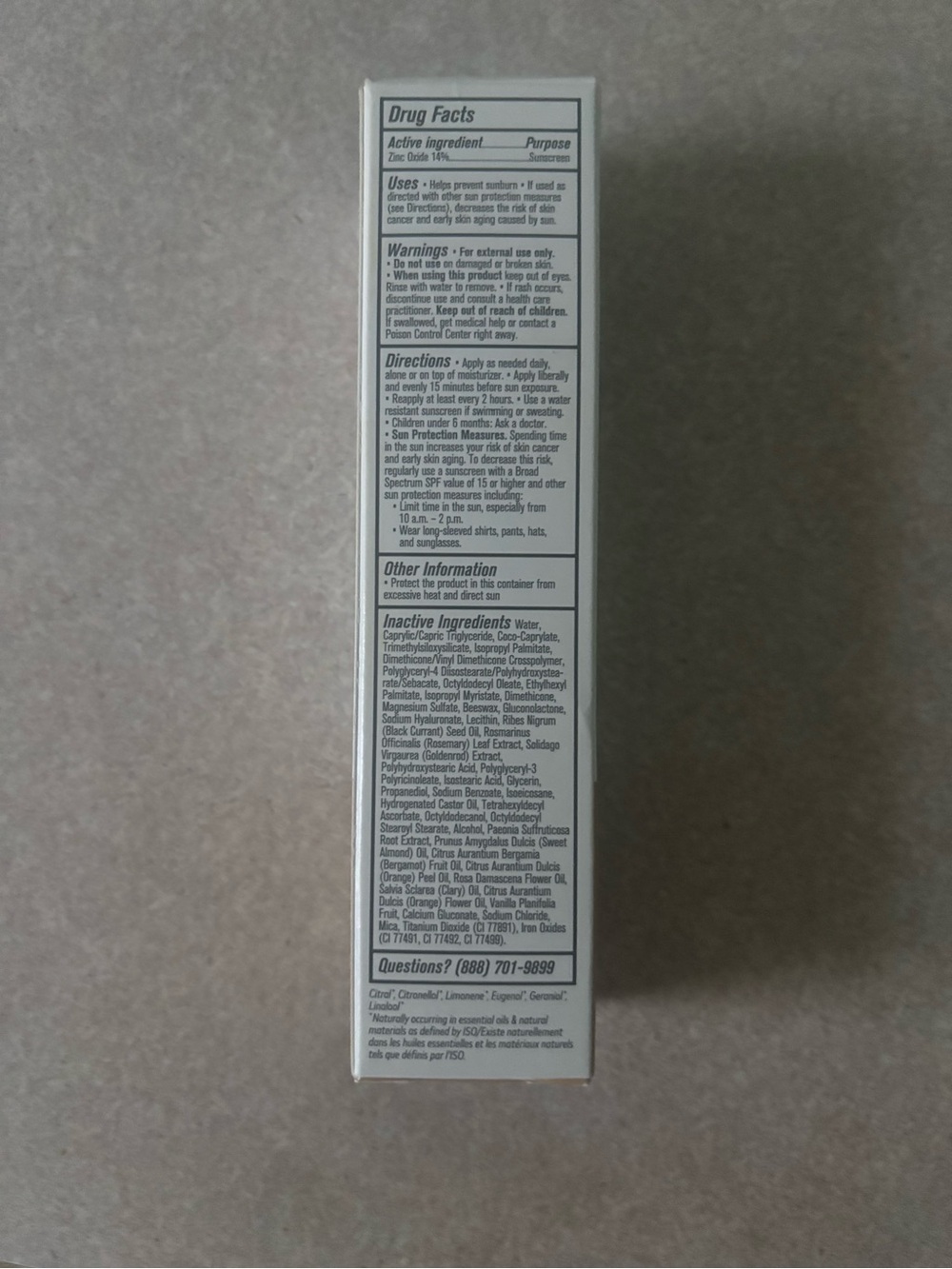 beautycounter Dew Skin Tinted Moisturizer — Light - Picture 4 of 5